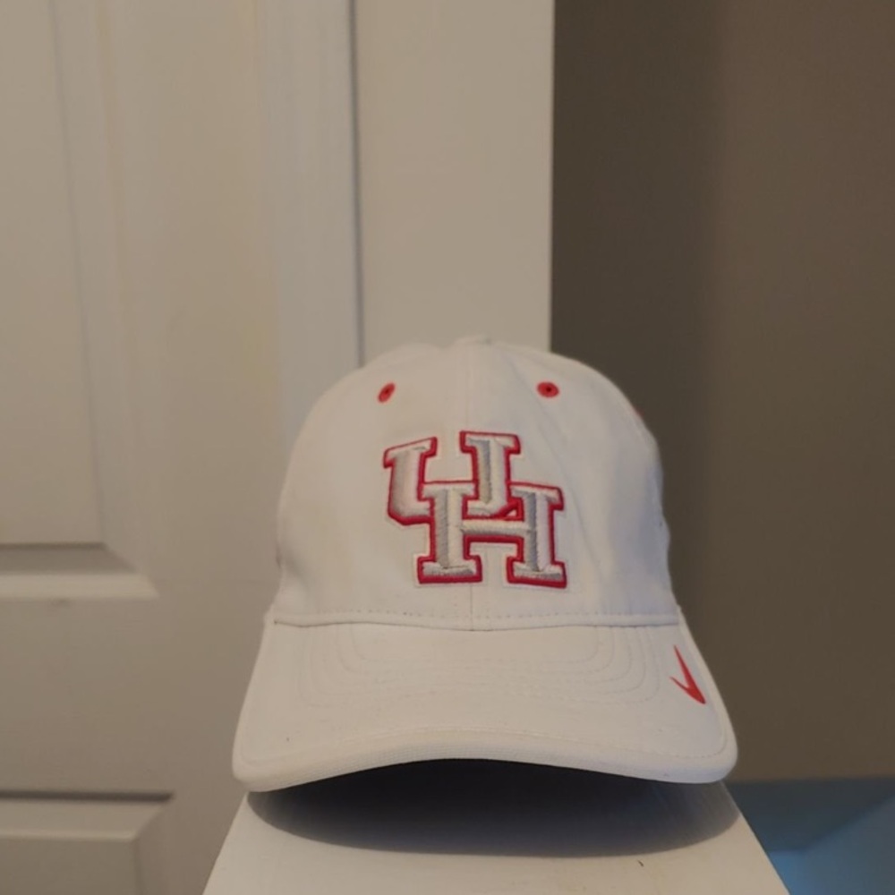 Nike Houston Cougar Vapor Swoosh Flex Adjustable Dri-fit White & Red Hat.